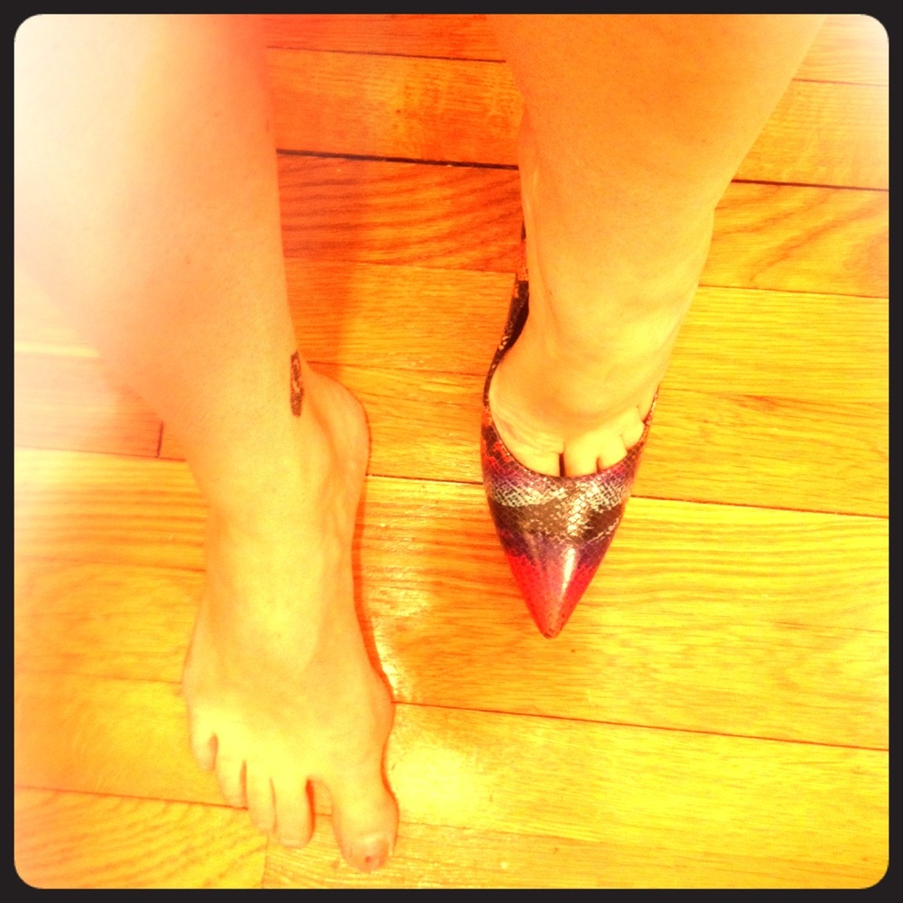 Left shoe only-well worn stiletto heel, single 👠